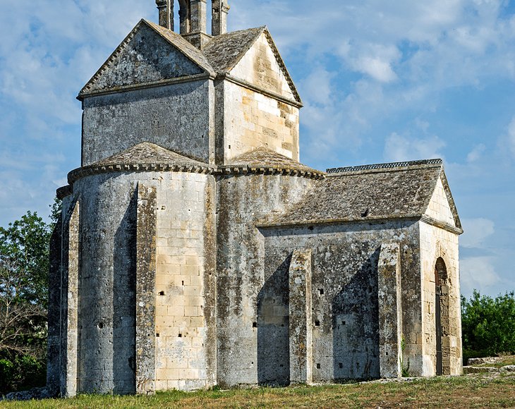 Abadía de Montmajour, una iglesia románica de peregrinación