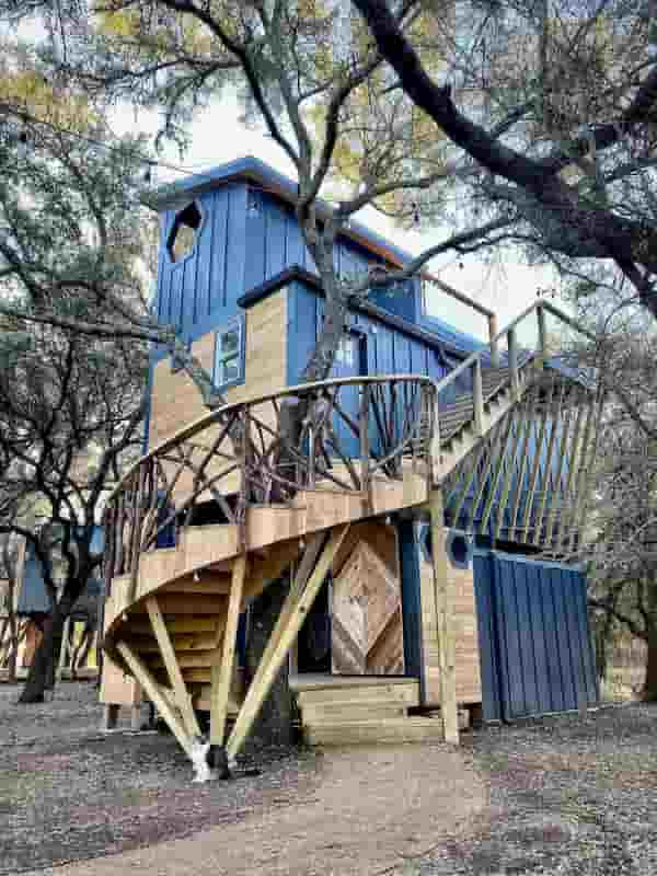 Acorn Treehouse-Casas en el Árbol en Texas