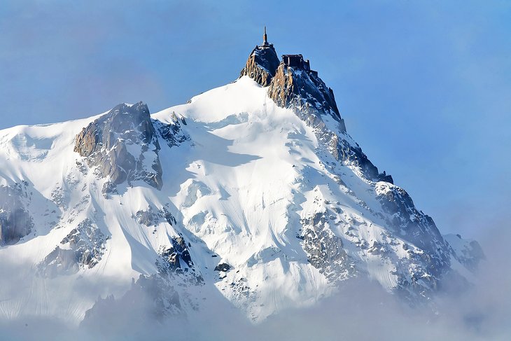 Aiguille du Midi y teleférico panorámico del Mont-Blanc