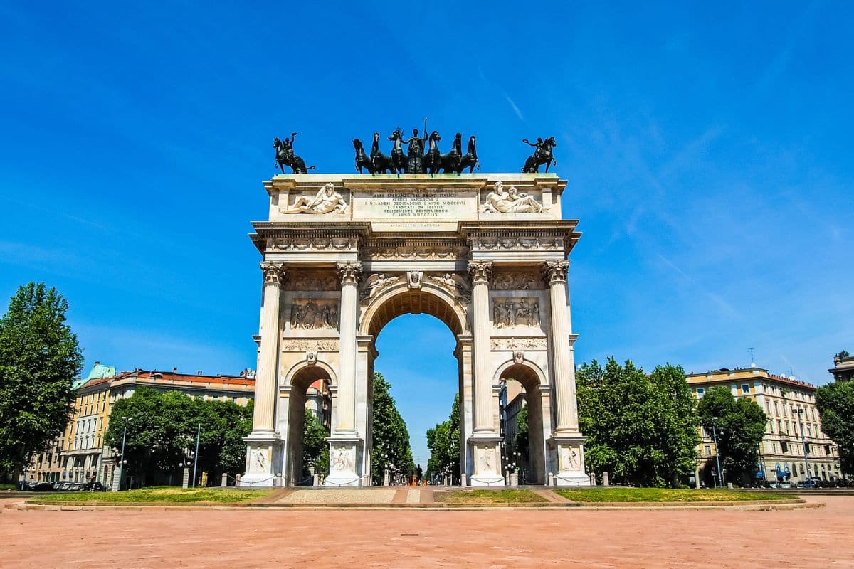 Arco della Pace Representación de Paz Surgida de un Monumento a la Guerra