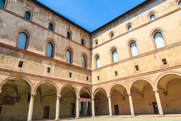 Arquitectura del castillo Sforza en Milán