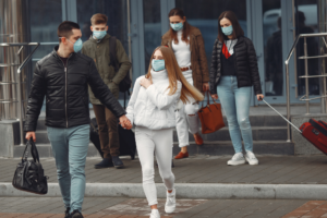 Cómo mantenerse seguro en temporada de viajes con pandemia