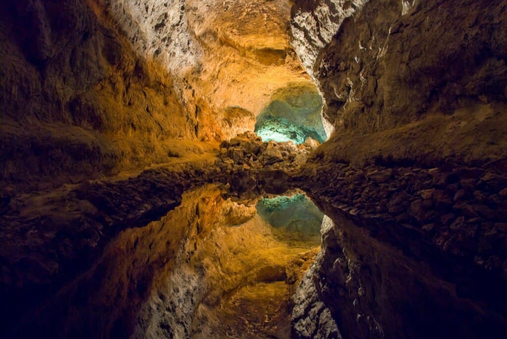 Cueva De Los Verdes