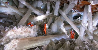 Cuevas con Cristales Gigantes en Naica