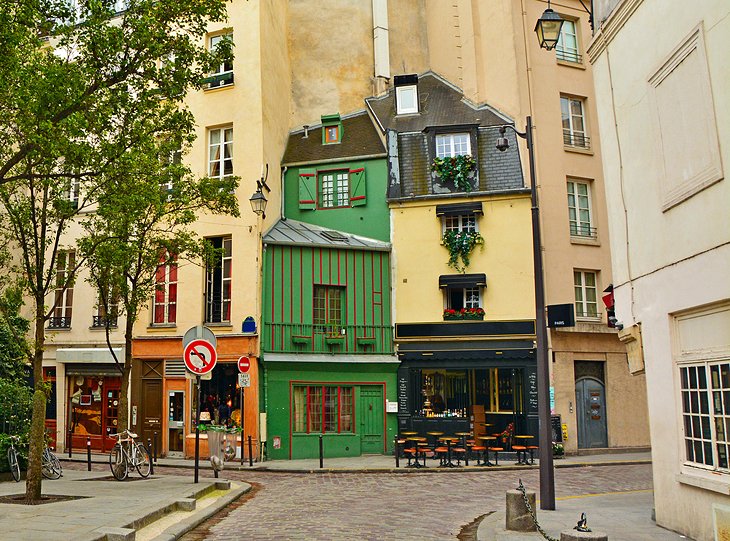 Dé un paseo por el pintoresco centro histórico de París