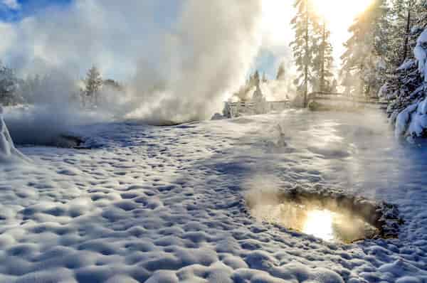 Descubra la belleza de la naturaleza y las características geotérmicas-Parques nacionales de EE. UU. para visitar en invierno