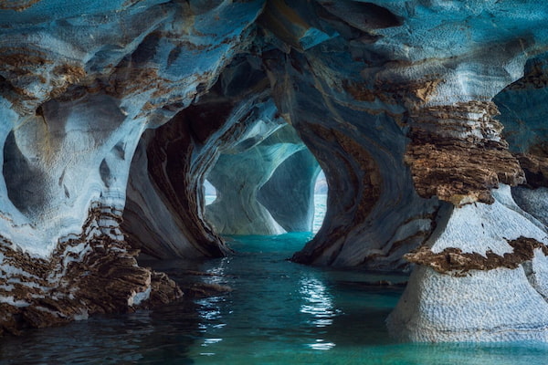 El mejor momento para ir Visita las increíbles cuevas de marmol que cambian de color en Chile 4