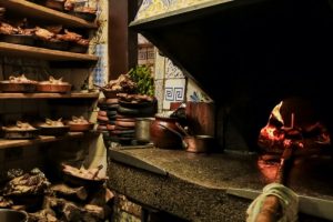 El restaurante más antiguo del mundo es conocido por su cochinillo