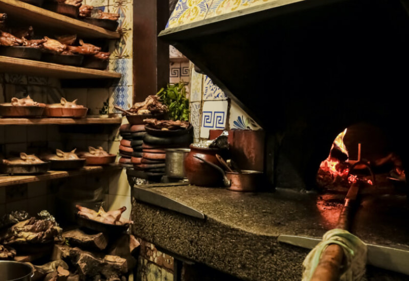 El restaurante más antiguo del mundo es conocido por su cochinillo