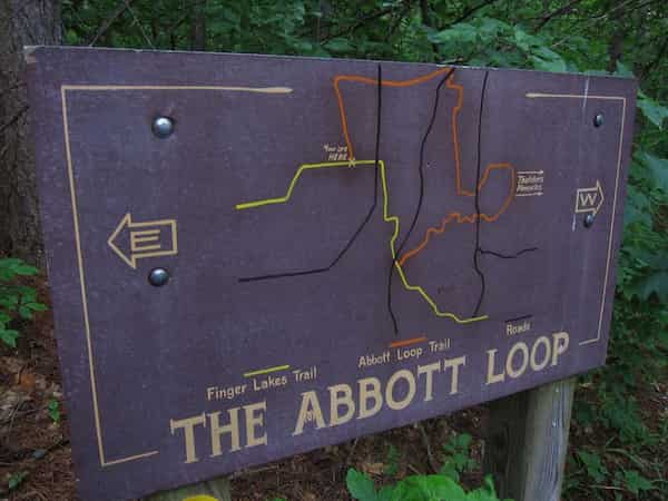 El sendero circular de Abbott-Caminatas en Finger Lake