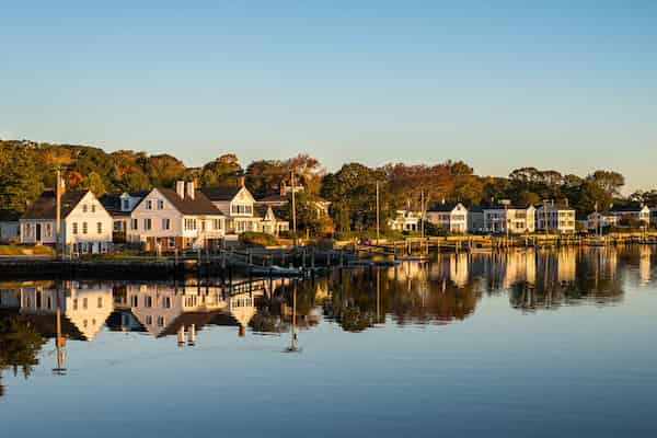 Explora la ciudad de Mystic-actividades para disfrutar en Connecticut durante el Otoño