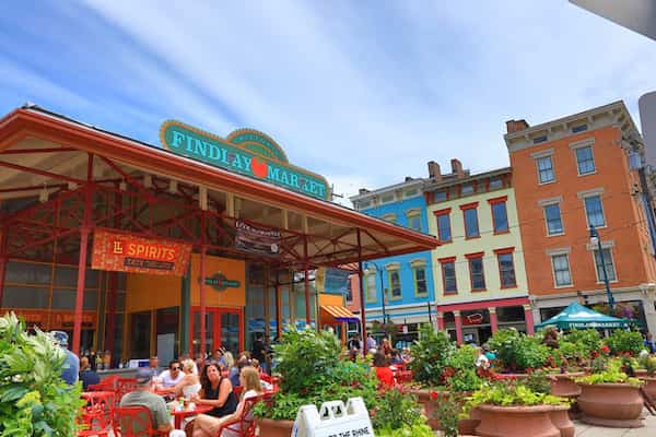 Explore los puestos en Findlay Market-cosas gratis que puedes hacer en Cincinnati