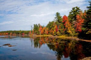 Hermosos lugares para Ver los Colores del Otoño en Maine