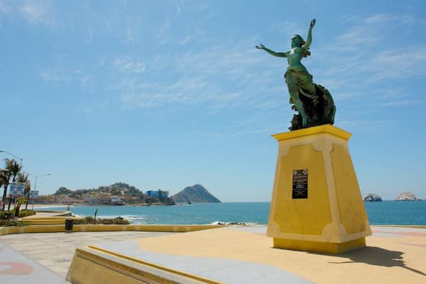 Homenaje a las mujeres de Mazatlán