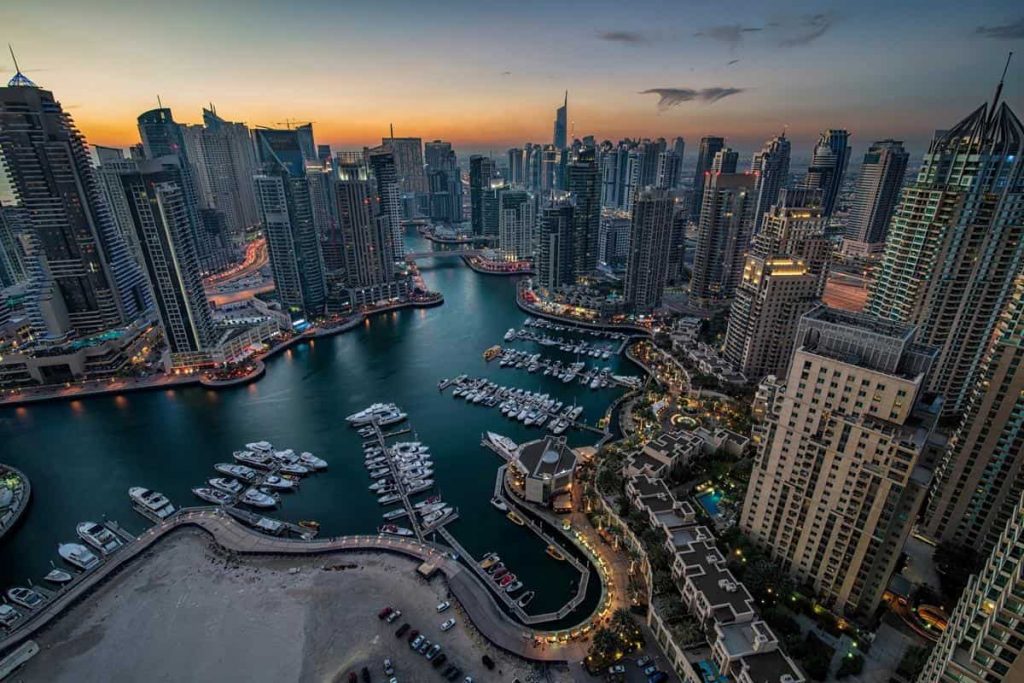 Imperdibles Lugares en los Emiratos Árabes Unidos para Visitar