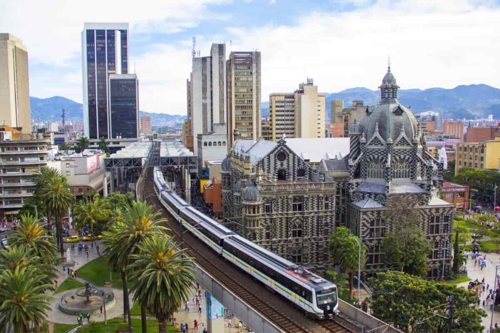 Increíbles Parques Públicos para Visitar en Medellín