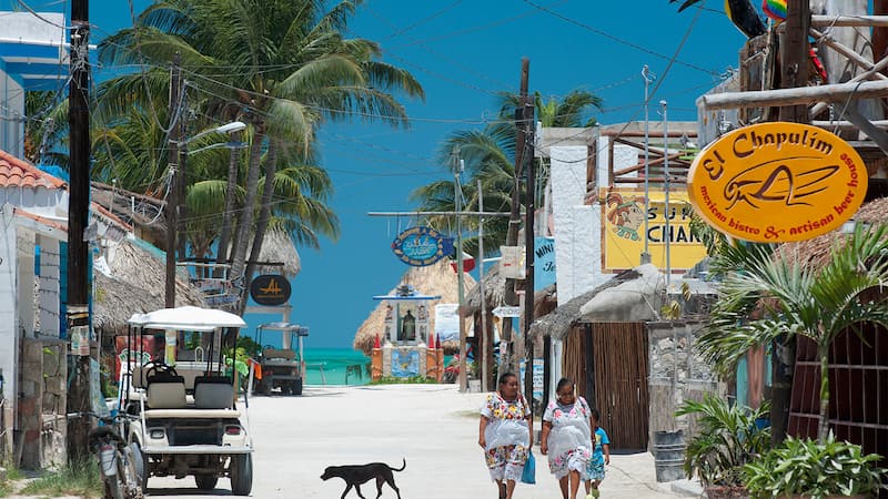 Isla Mujeres Vs Isla Holbox-Isla Holbox es más relajada y rústica