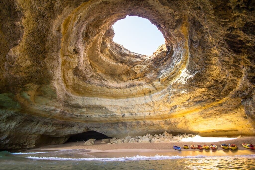 Kayak O Paddleboard A La Cueva De Benagil