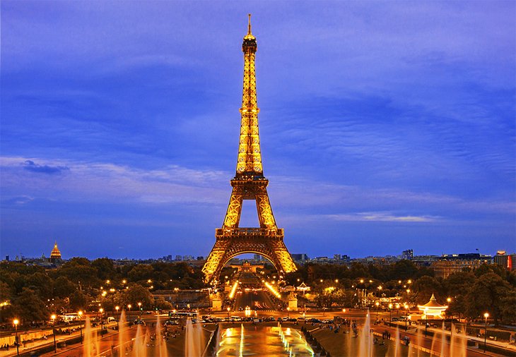 La Torre Eiffel de noche