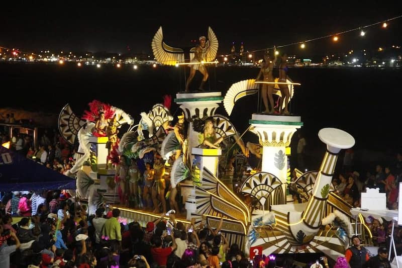 La coronación del rey del carnaval de mazatlán