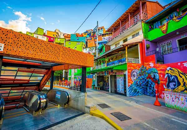 La transformación de la Comuna 13 de Medellín-Experiencias al Viajar a Colombia