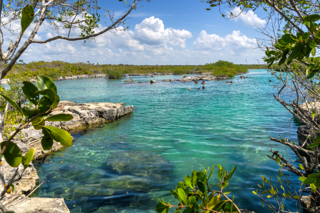 Laguna Yal-Ku-Lugares turísticos en la Riviera Maya