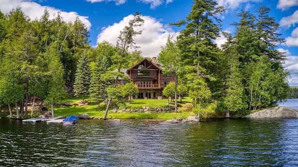 Longbow Lodge en el lago