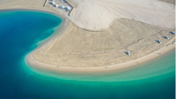 Mar Interior -Playas y Piscinas de Qatar