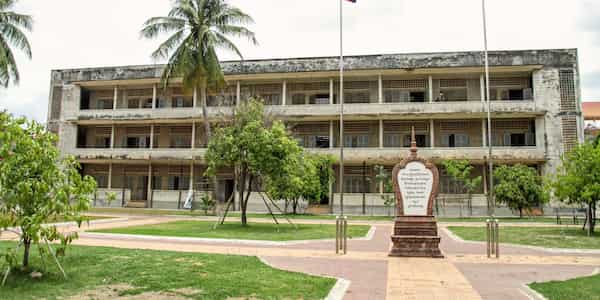 Museo del Genocidio de Tuol Sleng y de los campos de exterminio de Choeung Ek