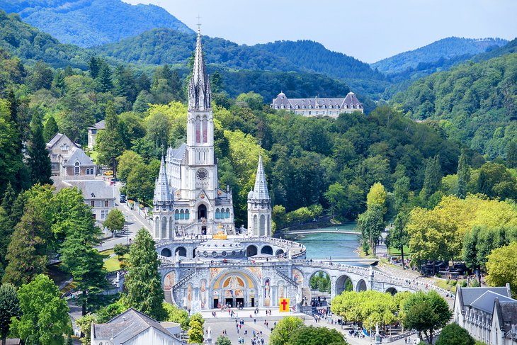 Parajes naturales de Lourdes y Pirineos