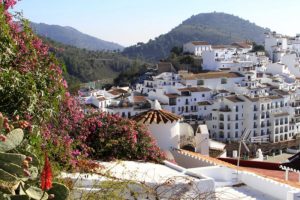 Pintorescos Pueblos blancos de montaña para visitar en España