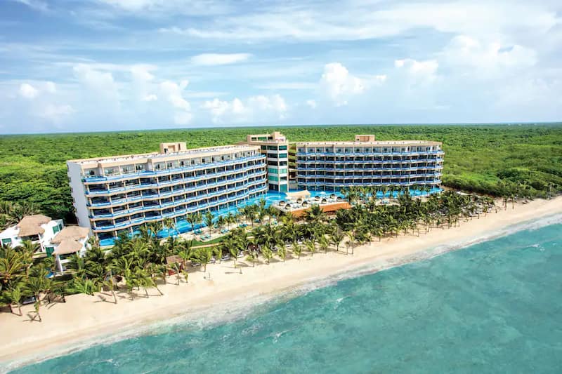 Piscinas en Resort El Dorado Seaside Suites en la Riviera Maya-1