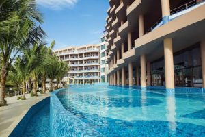 Piscinas en Resort El Dorado Seaside Suites en la Riviera Maya