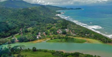 Razones para Visitar Dominical en Costa Rica