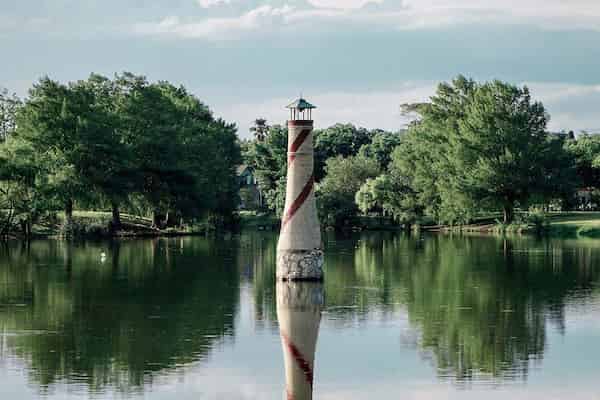 Relájese en el parque del lago Woodlawn-Actividades al Aire Libre en San Antonio