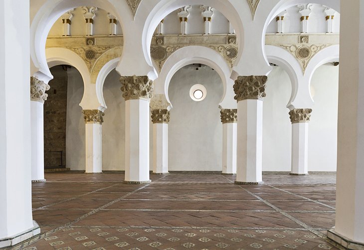 Santa María la Blanca: Antigua sinagoga convertida en iglesia
