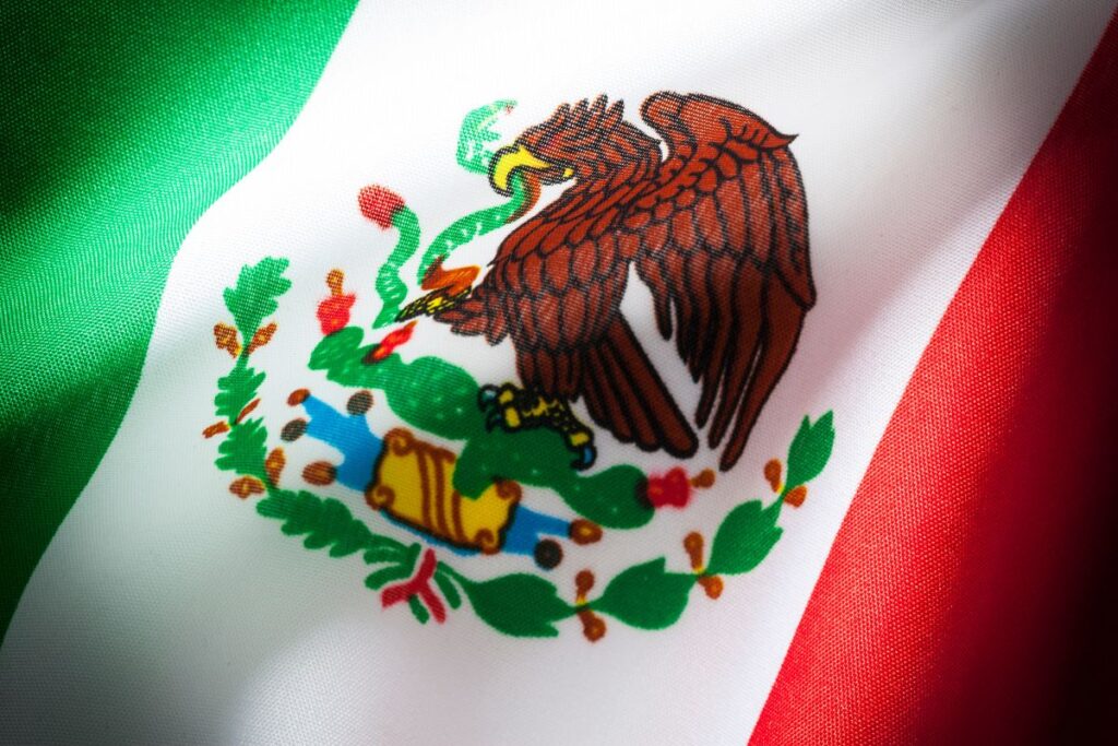 Significado del águila en la bandera de México