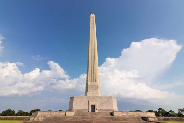 Sitio histórico estatal del campo de batalla de San Jacinto-Viaje por Carretera de Houston a Nueva Orleans