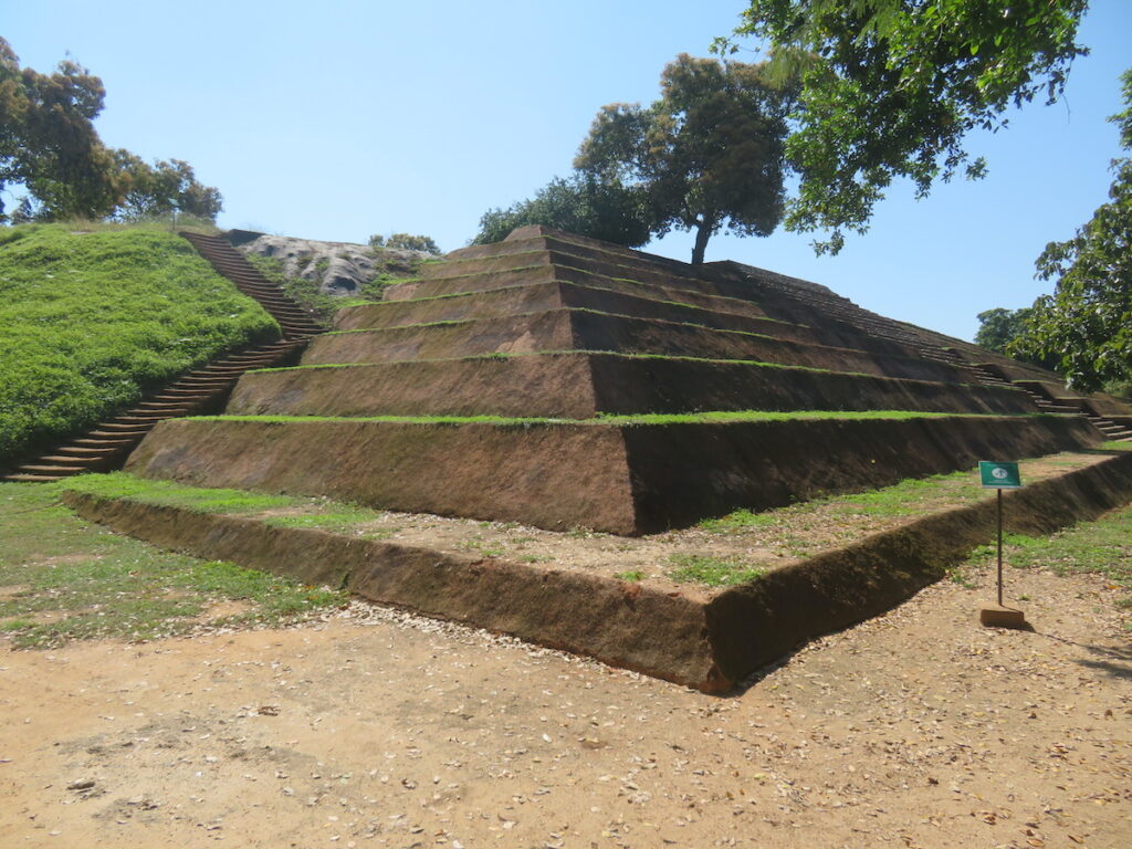Xihuacan (La Chole) Museum-Lugares para visitar en Ixtapa