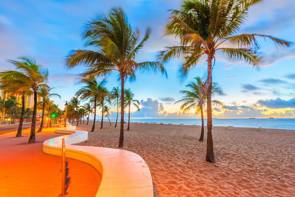 Mejores Lugares para Visitar en Junio en EE.UU Fort Lauderdale, FL para el tiempo en la playa