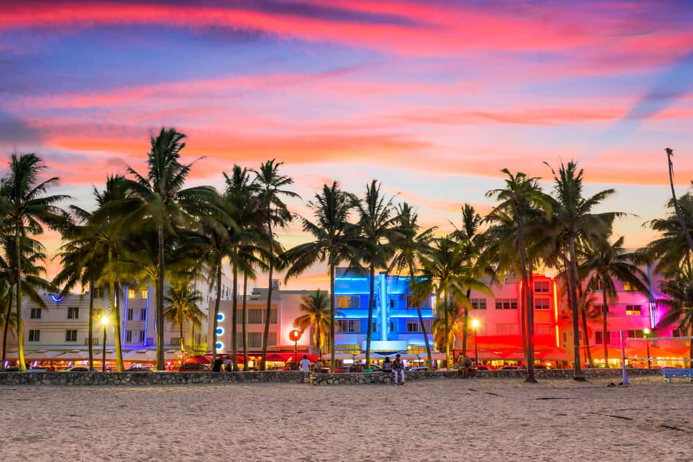 Mejores Lugares para Visitar en Enero en EE.UU Miami, Florida: un destino de playa cálido y divertido