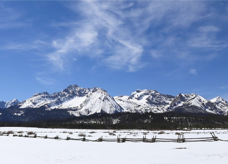 Mejores Lugares para Visitar en Abril en EE.UU Montañas Sawtooth